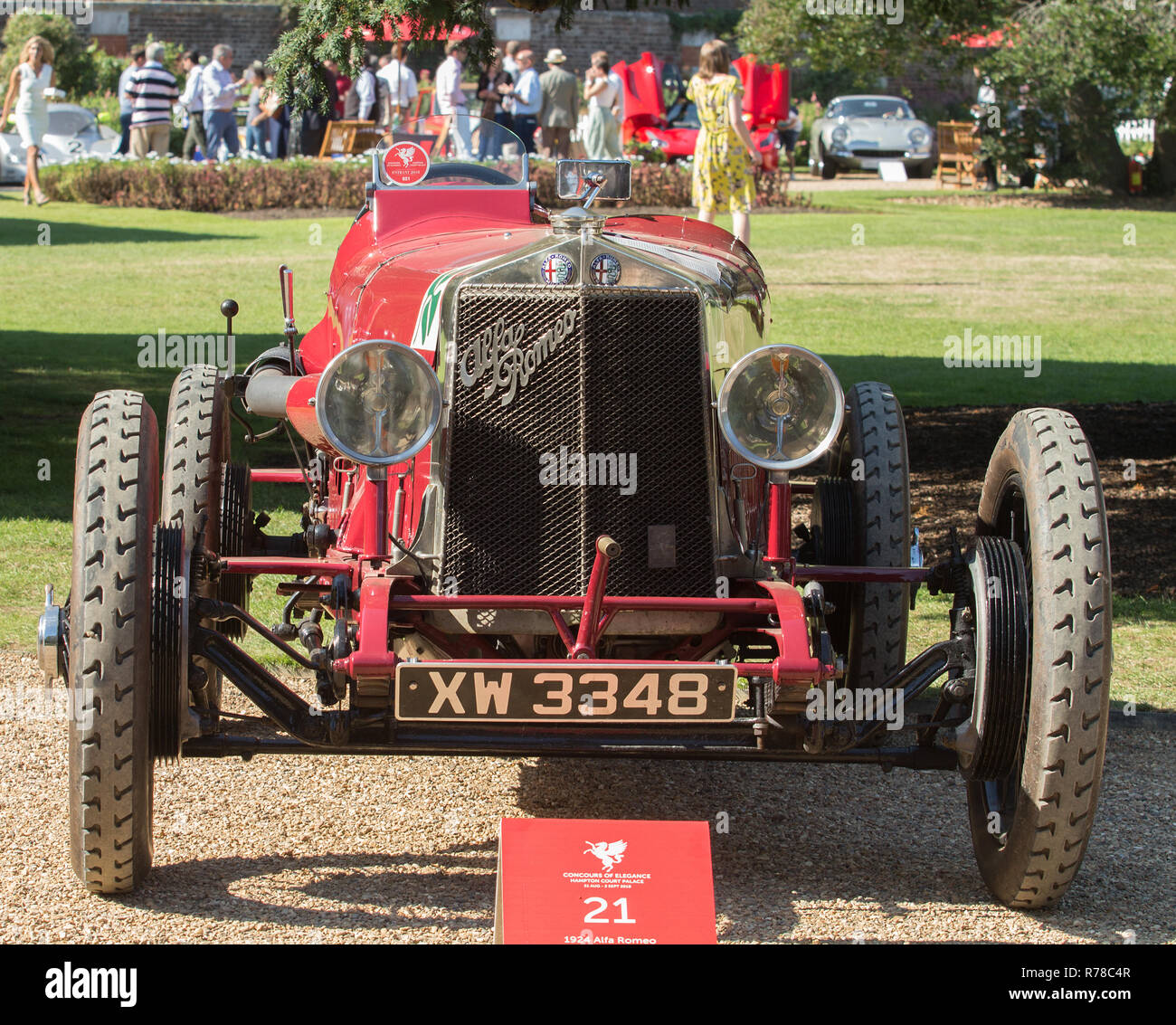 1924 Alfa Romeo RL Targa Florio No.2.reg no.XW 3348 au Concours d'élégance 2018 à Hampton Court Palace, East Molesey, Surrey Banque D'Images