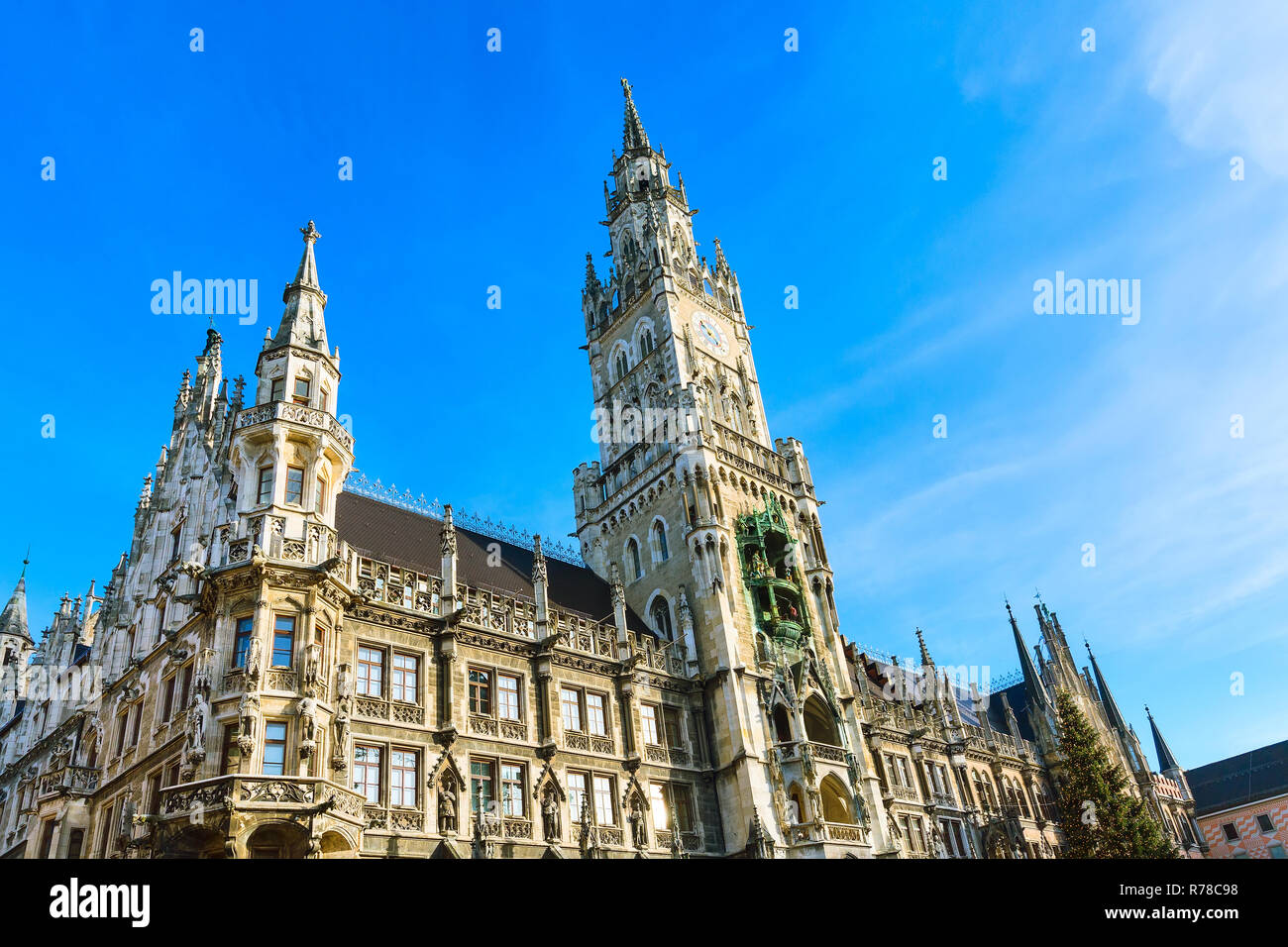 Hôtel de ville de Marienplatz rathaus et colonne à Munich, Allemagne Banque D'Images
