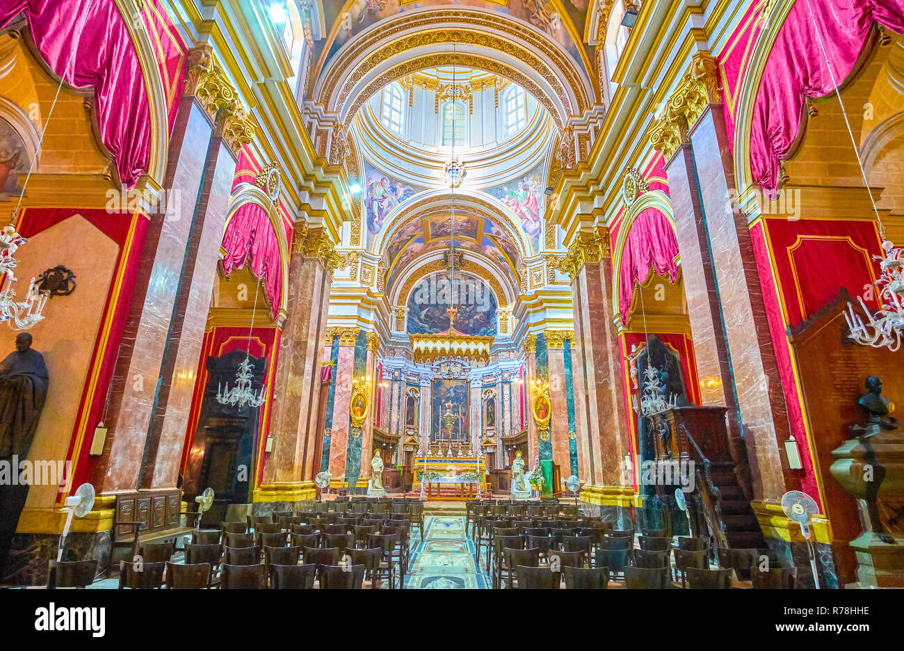 MDINA, MALTE - Juin 14, 2018 : Le bel intérieur de la Cathédrale Saint Paul dans la forteresse de Mdina, le 14 juin à Mdina. Banque D'Images