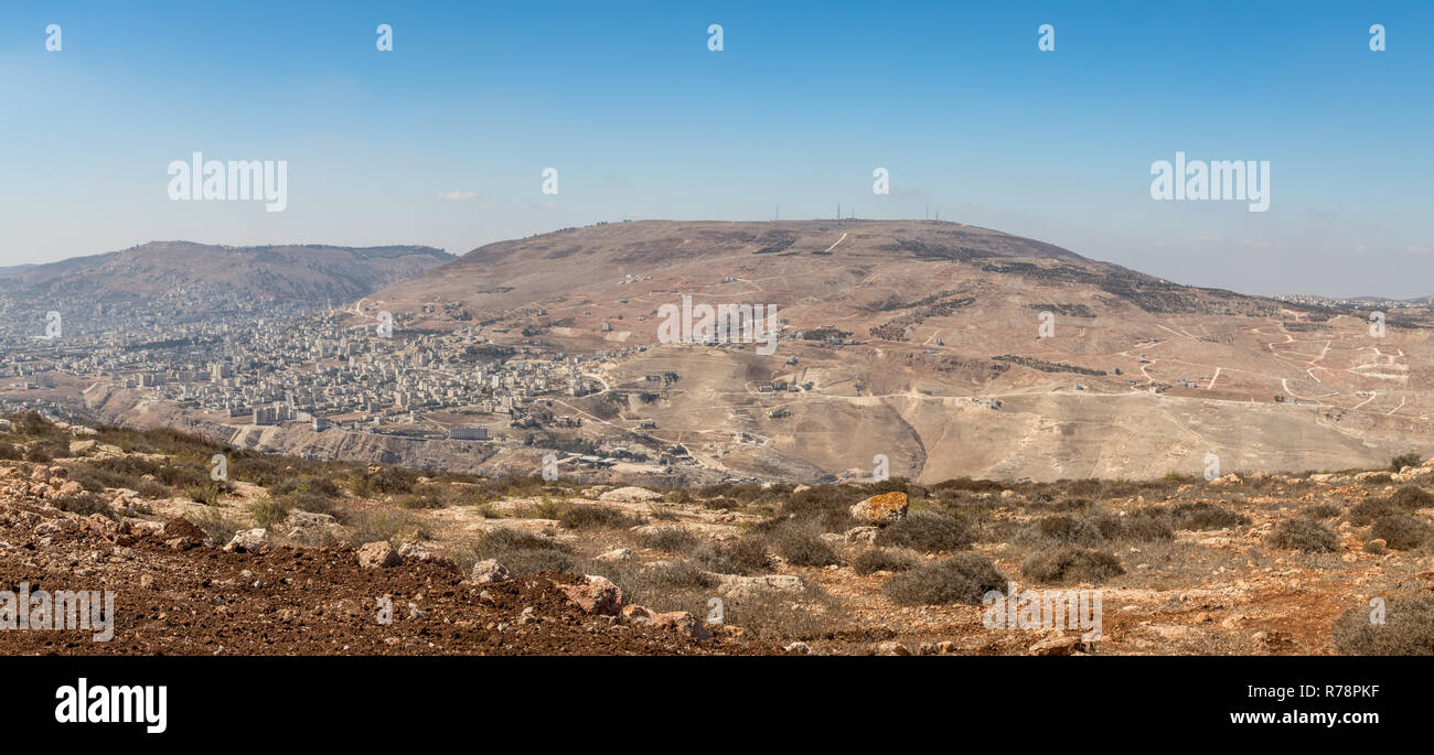 Panorama de Naplouse (Sichem), Shomron ou le Mont Ébal et le Mont Garizim Banque D'Images