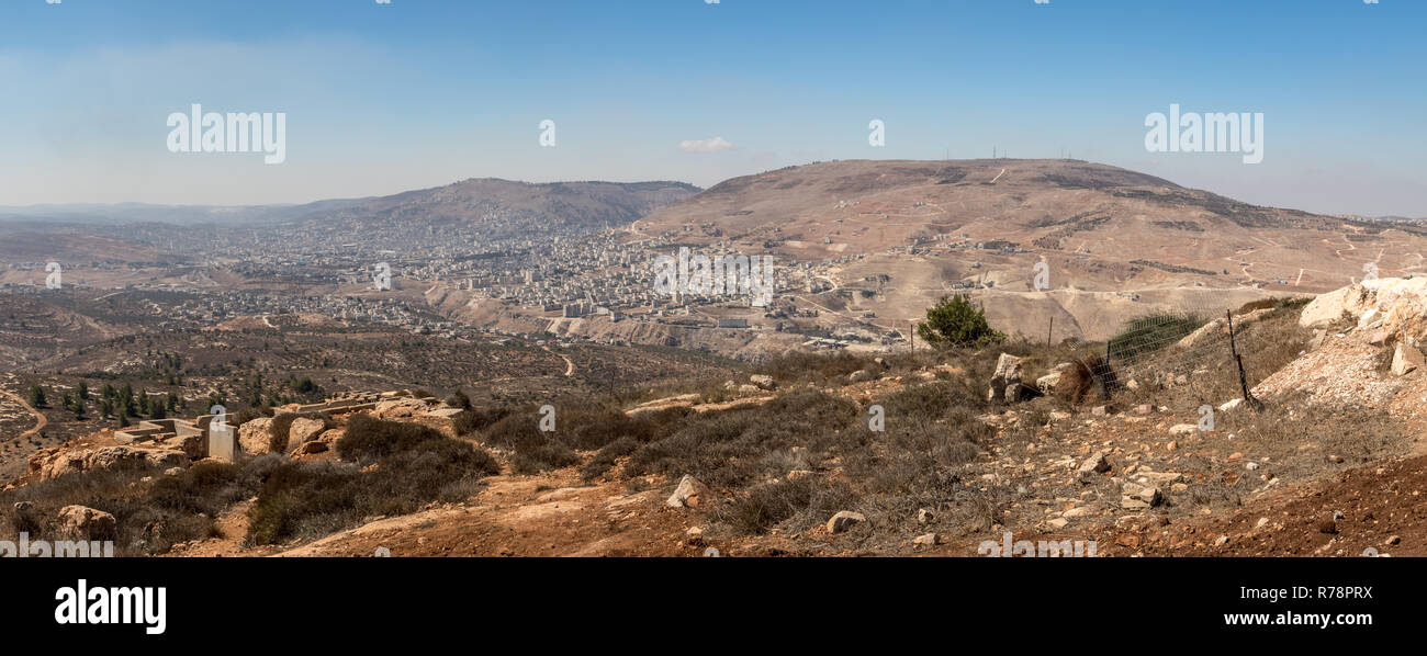 Panorama de Naplouse (Sichem), Shomron ou le Mont Ébal et le Mont Garizim Banque D'Images