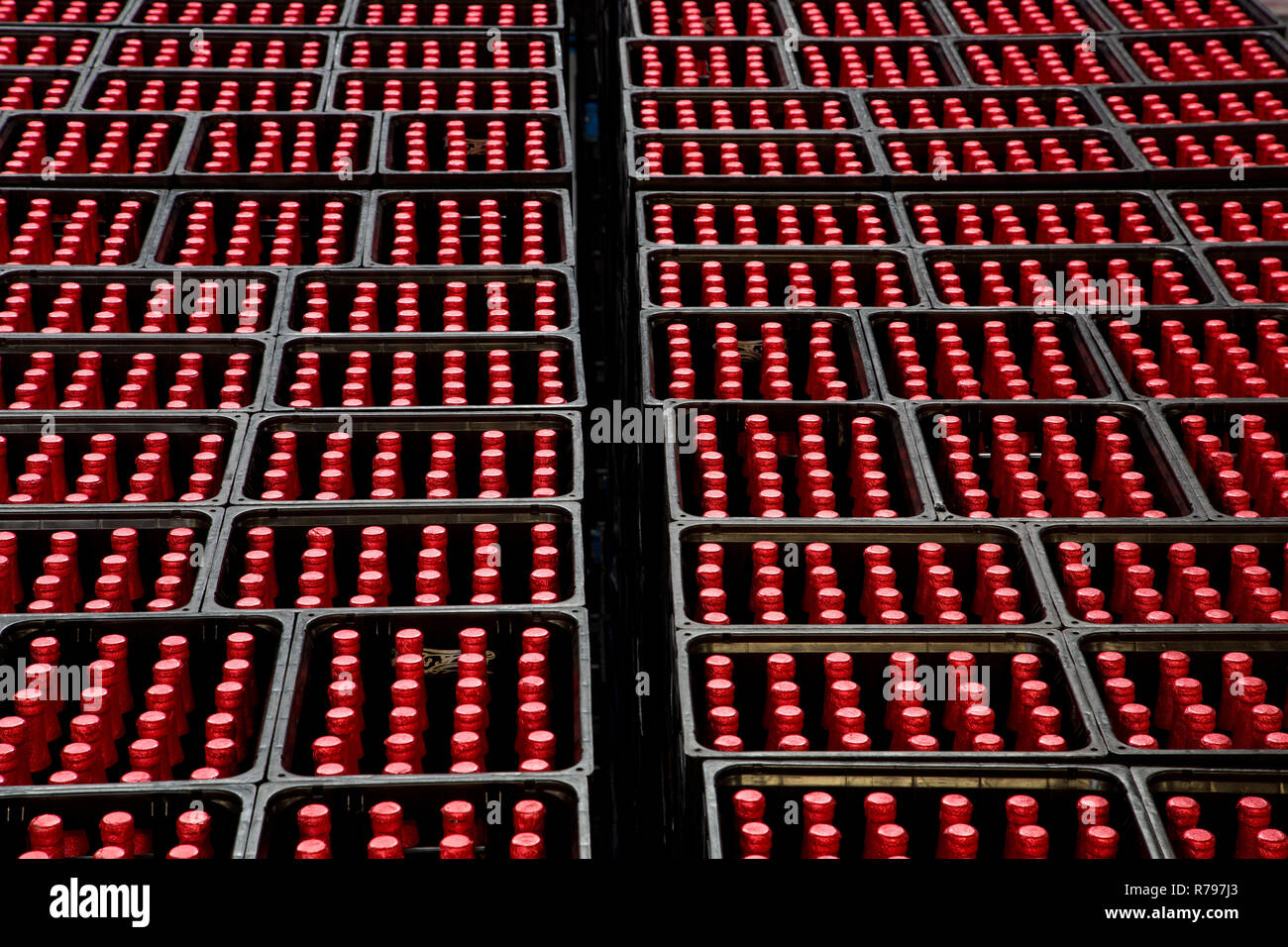 Les bouteilles de bière rouge Banque D'Images