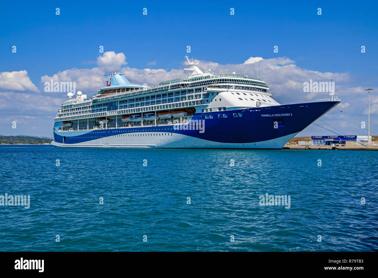 Bateau de croisière Croisières Marella Marella Discovery 2 amarré à la borne crociere katakolo dans port de Katakolon Grèce Europe Banque D'Images