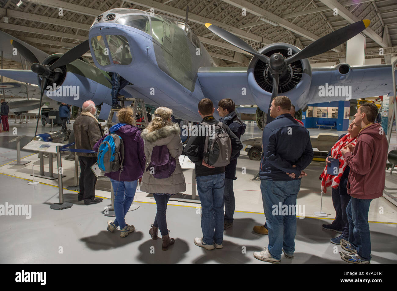 RAF Museum, Londres, Royaume-Uni. 8 Décembre, 2018. Pour célébrer les 100 ans depuis la formation de la RAF, RAF Museum London offrent aux visiteurs la dernière possibilité d'examiner plus à l'intérieur de 14 postes de pilotage et les véhicules de la collection du Musée de la RAF, y compris d'un Hawker Hurricane, Hawker Typhoon, Libérateur, Stuka et Bristol Beaufort (photo). Credit : Malcolm Park/Alamy Live News. Banque D'Images