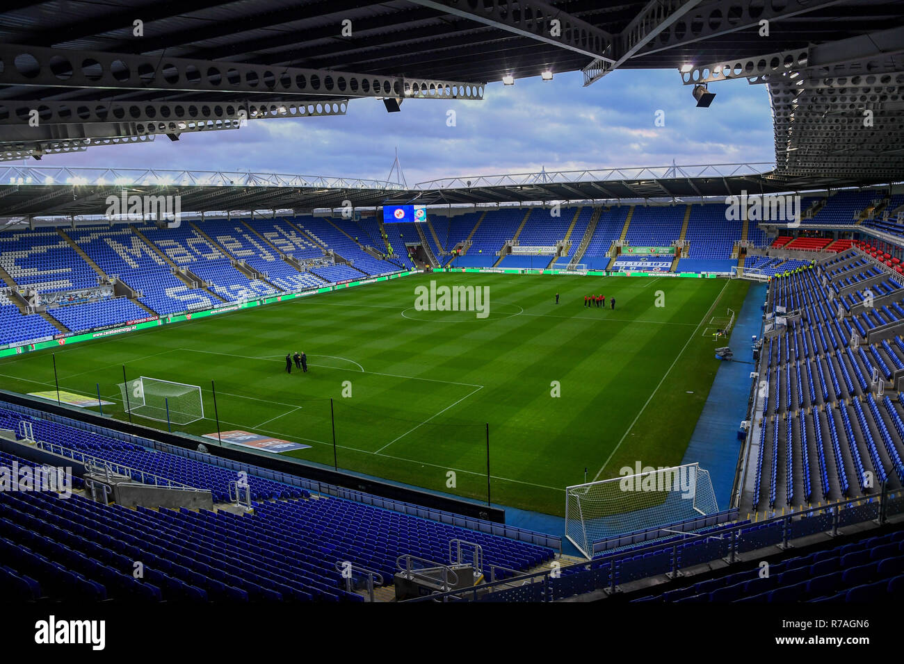 Madejski Stadium, Londres, Royaume-Uni. 8 décembre 2018. Sky Bet Championship, lecture v Sheffield United ; Madejski Stadium avant KO off pour le Crédit : Phil Westlake/Nouvelles Images, la Ligue de Football anglaise images sont soumis à licence DataCo Crédit : News Images /Alamy Live News Banque D'Images