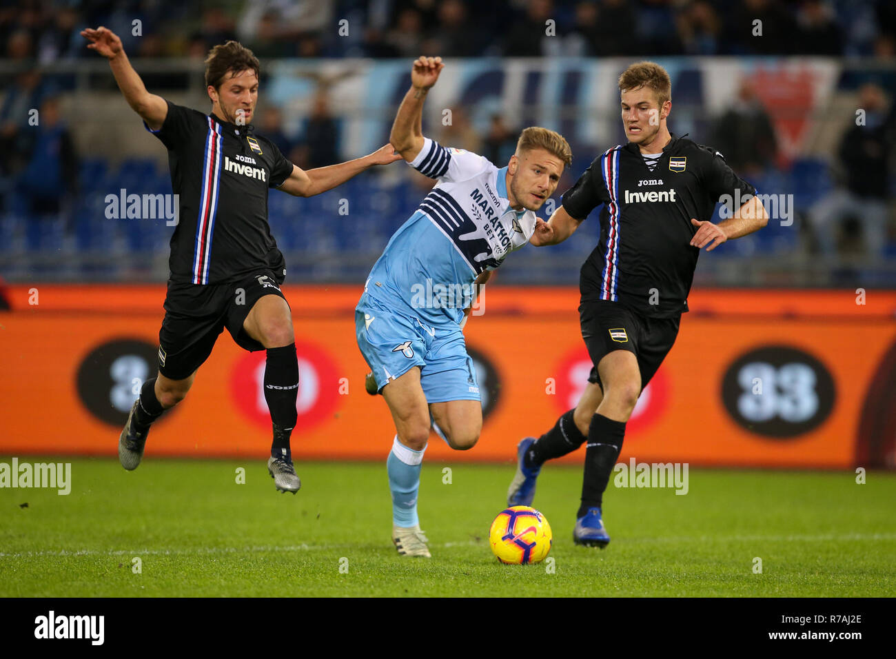 Rome, Italie. Dec 8, 2018. Football Serie A, la Lazio et la Sampdoria ; Bartosz Bereszynski et Joachim Andersen de Ciro immobile de défi Sampdoria Lazio Credit : Action Plus Sport/Alamy Live News Banque D'Images