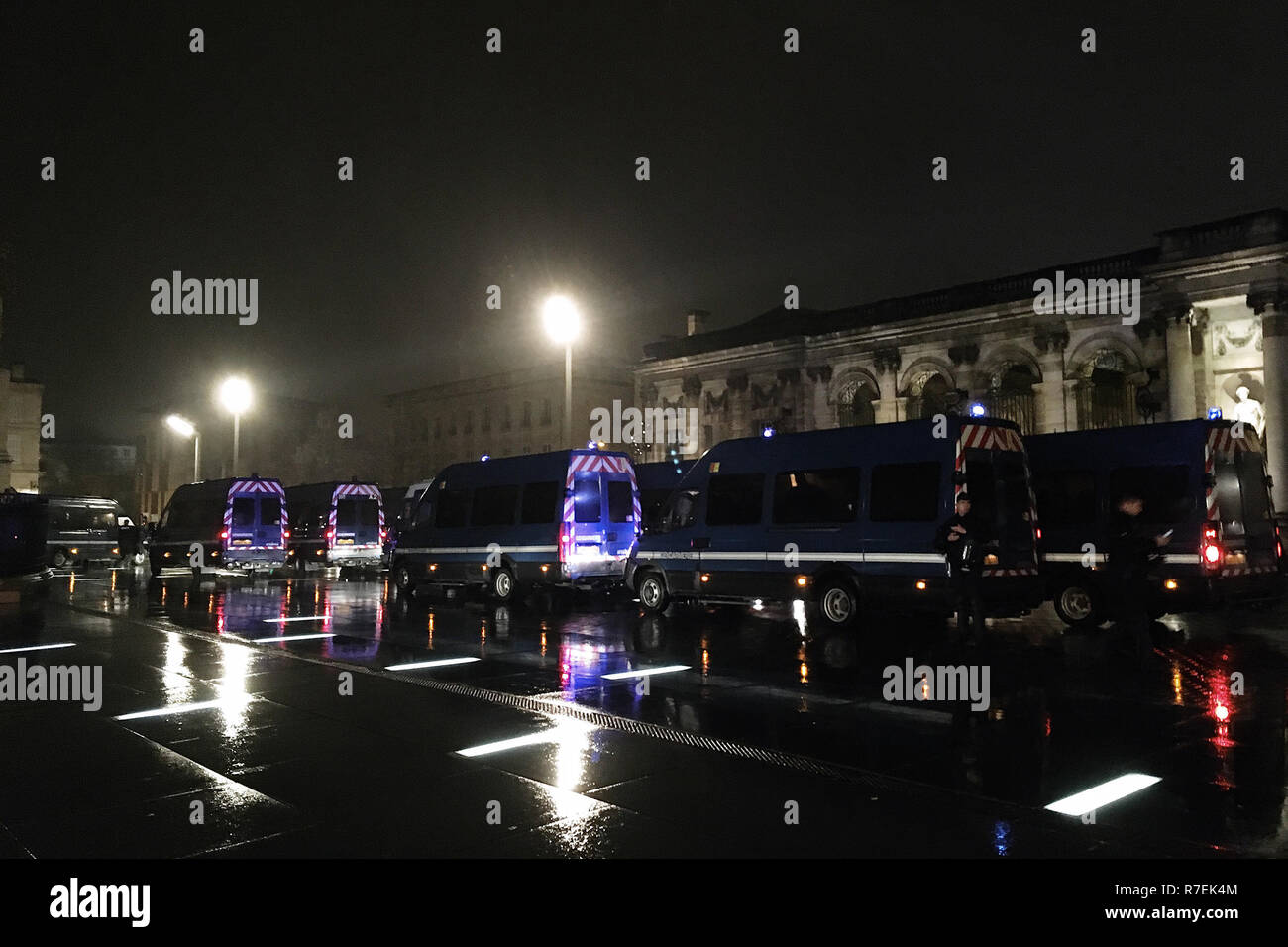 Bordeaux, France 8 Dec 2018. Police : équipement spécial contre l'augmenter les taxes sur l'essence et diesel introduit gouvernement de France Crédit : sportpoint/Alamy Live News Banque D'Images