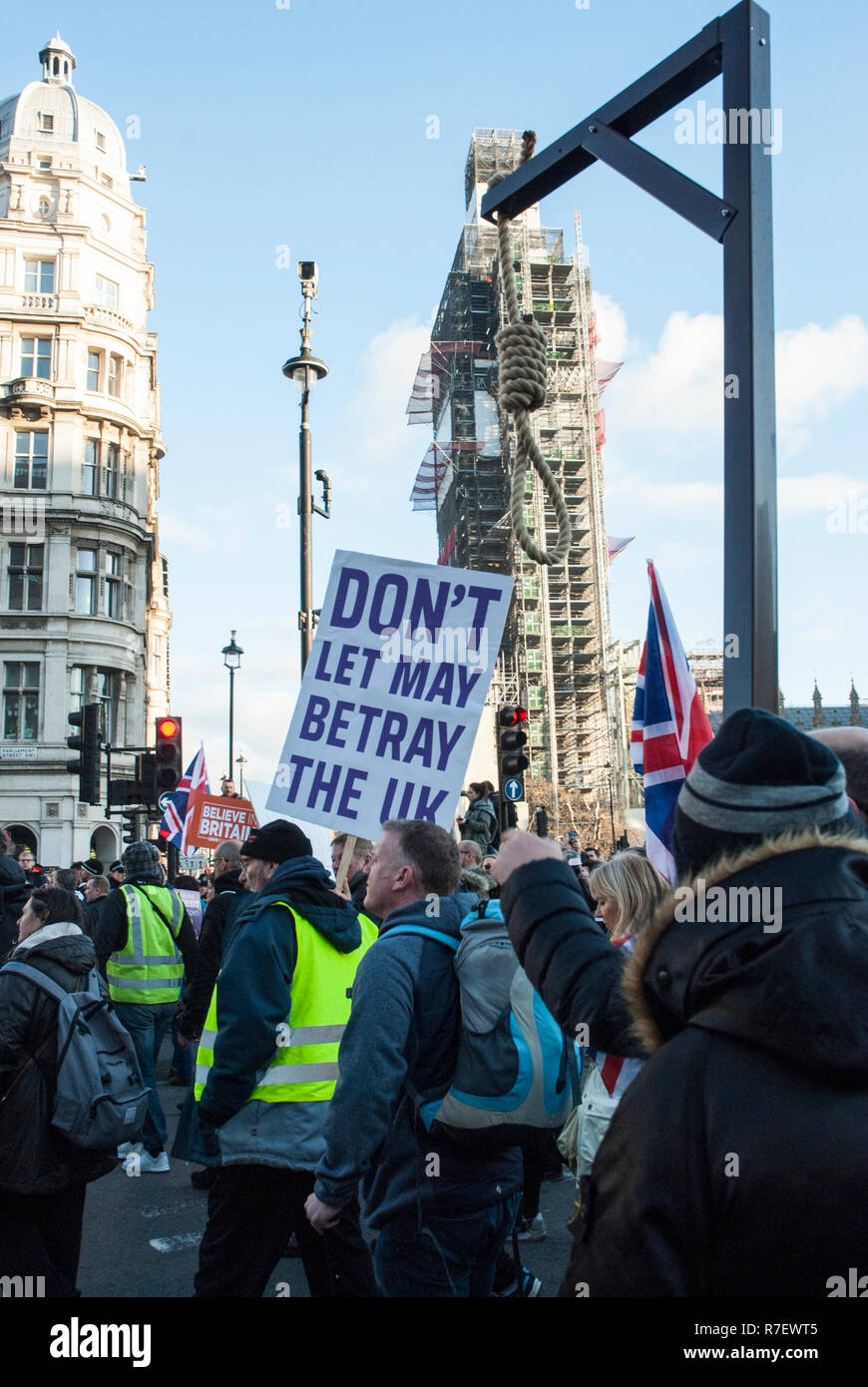 Brexit Pro manifestation nationale organisée par l'UKIP comme 'trahison' avec un Brexit hangmans noose en cours pour 'traître' Mai Banque D'Images