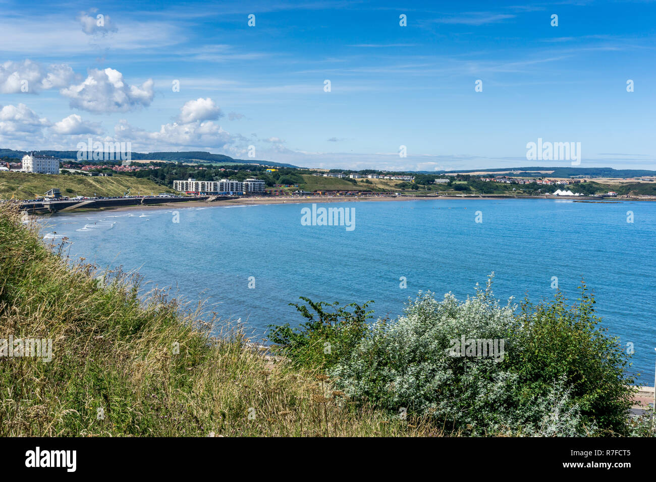 Vue sur la baie de Scarborough, Scarborough, North Yorkshire, Angleterre, Royaume-Uni, Europe Banque D'Images