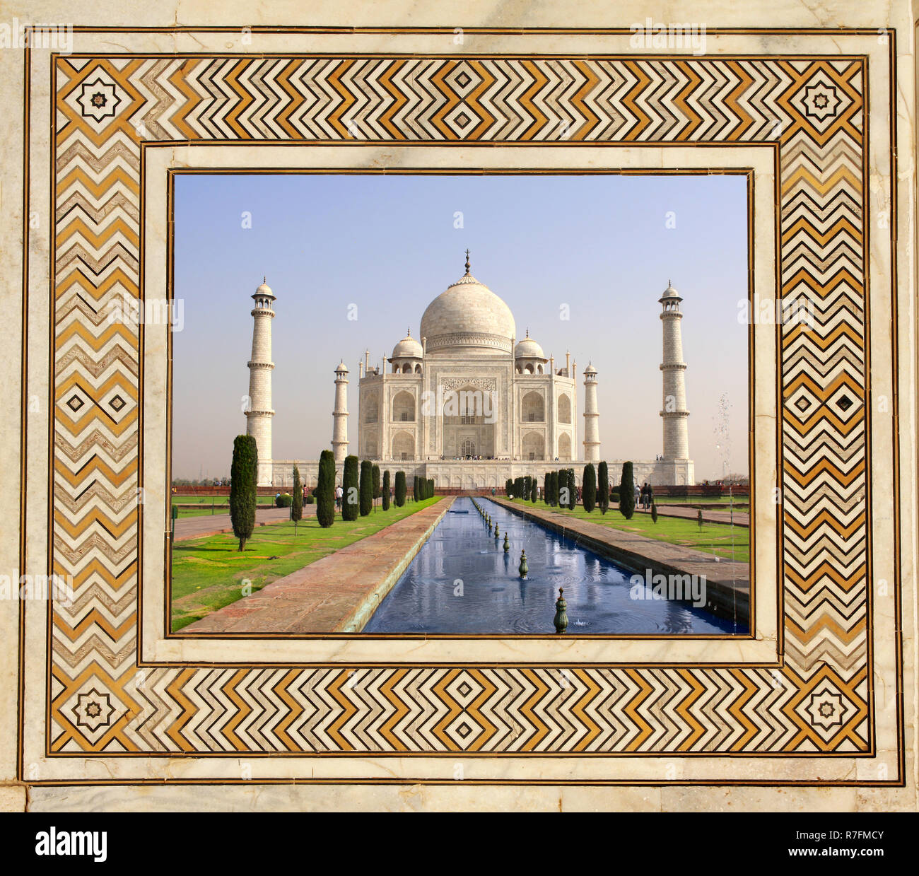 Célèbre Mausolée du Taj Mahal à la section Cadre de mosaïque sur du marbre, Agra, Inde Banque D'Images