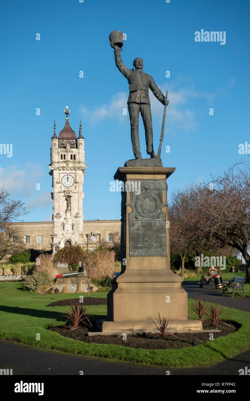 Lancashire Fusiliers War Memorial dans Tower Gardens, Bury, Lancashire. Banque D'Images