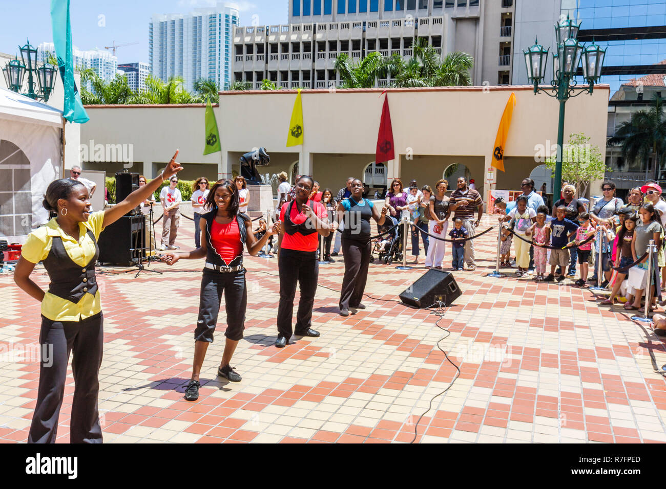 Miami Florida,Cultural Center Plaza,main public Library,The Art of Storytelling International Festival,Steps in Order,hip hop,groupe de danse,danse,chanter Banque D'Images