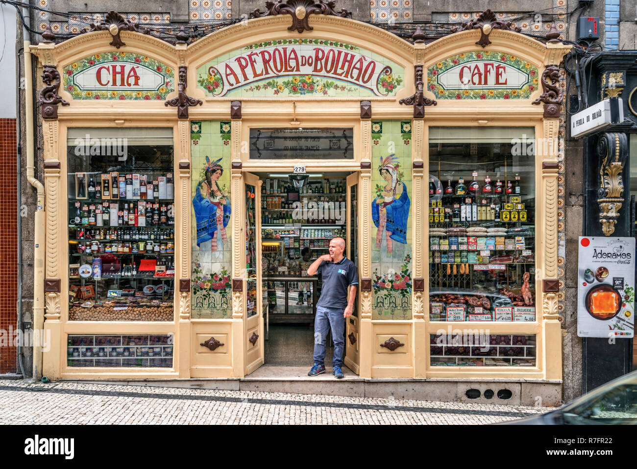 Un épicier Perola do Bolhão, Art nouveau shop/Porto , Portugal Banque D'Images