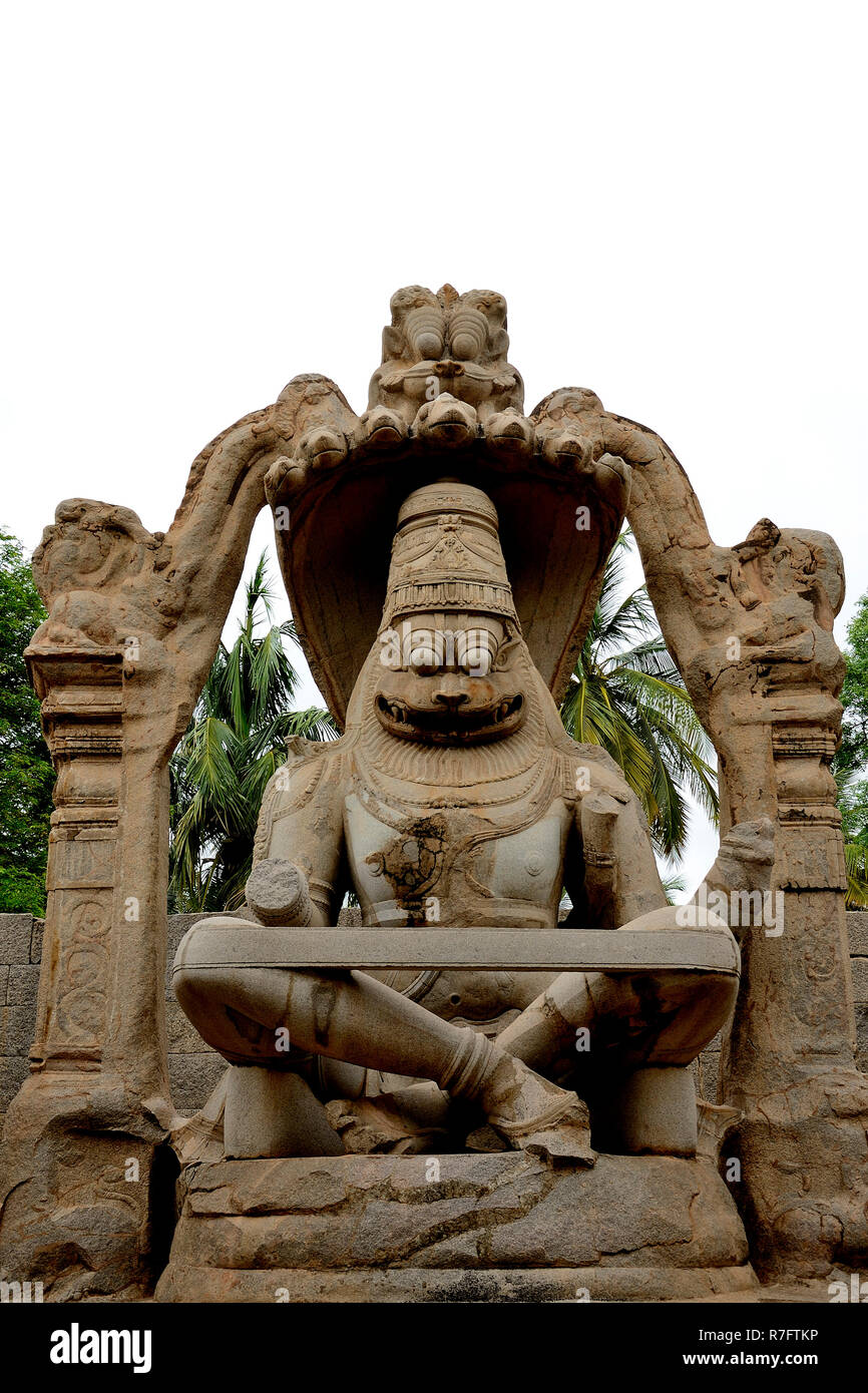 Ugra Narasimha, l'homme-lion avatar de Vishnou, assis dans une position de yoga, Hampi, Karnataka, Inde Banque D'Images