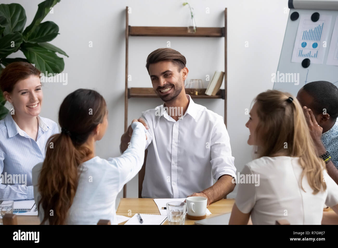Divers secteurs d'accueil de shaking hands Banque D'Images