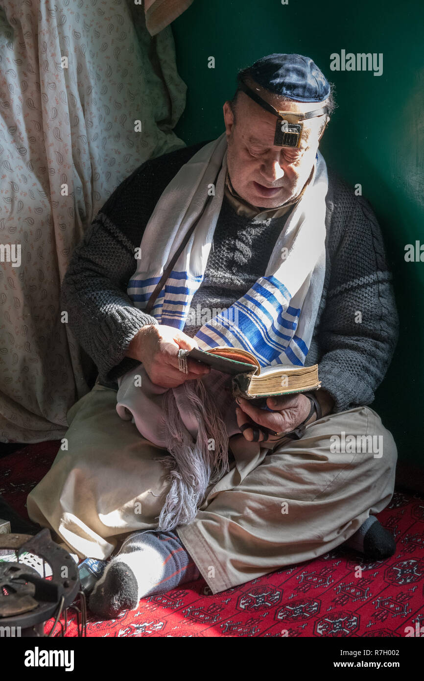 Zablon a Simintov'on croit être le dernier juif d'Afghanistan. Il est également le gardien de la seule synagogue de Kaboul, Afghanistan. Banque D'Images