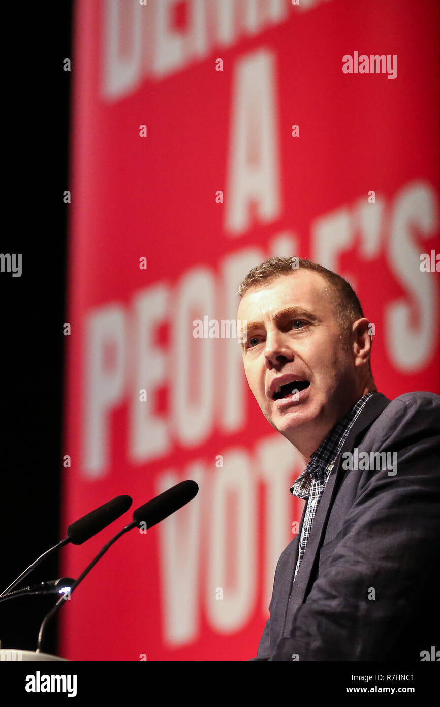 Adam Price, chef de Plaid Cymru est perçue lors de la manifestation. Des centaines de personnes participent à la meilleure pour la Grande-Bretagne et le vote du peuple du rassemblement de campagne dans ExCel Centre dans l'Est de Londres à la veille de la semaine au cours de laquelle le Parlement votera sur le premier ministre Theresa May's Brexit traitent de retrait. Banque D'Images