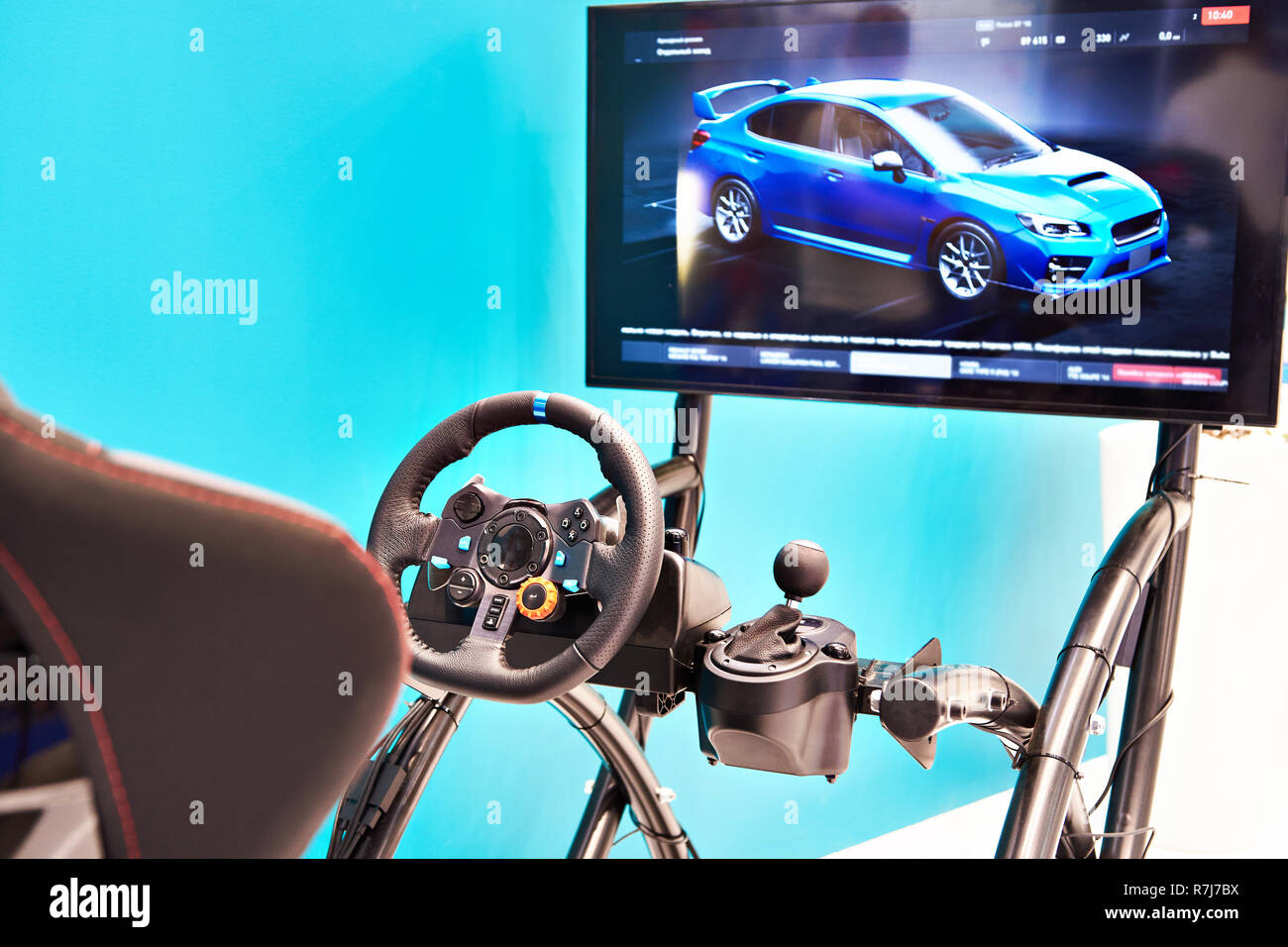 Simulateur de course moderne et surveiller Banque D'Images