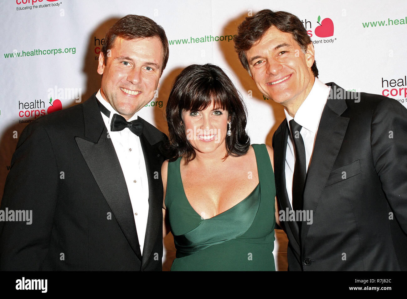 NEW YORK - 30 avril : New Jersey State Sénateur Thomas Howard 'Tom' Kean Jr., Lisa Oz et le Dr Mehmet Oz assiste au jardin vert 2009 Gala au jardin d'hiver à l'intérieur du World Financial Center le 30 avril 2009 à New York. (Photo par Steve Mack/S.D. Mack Photos) Banque D'Images