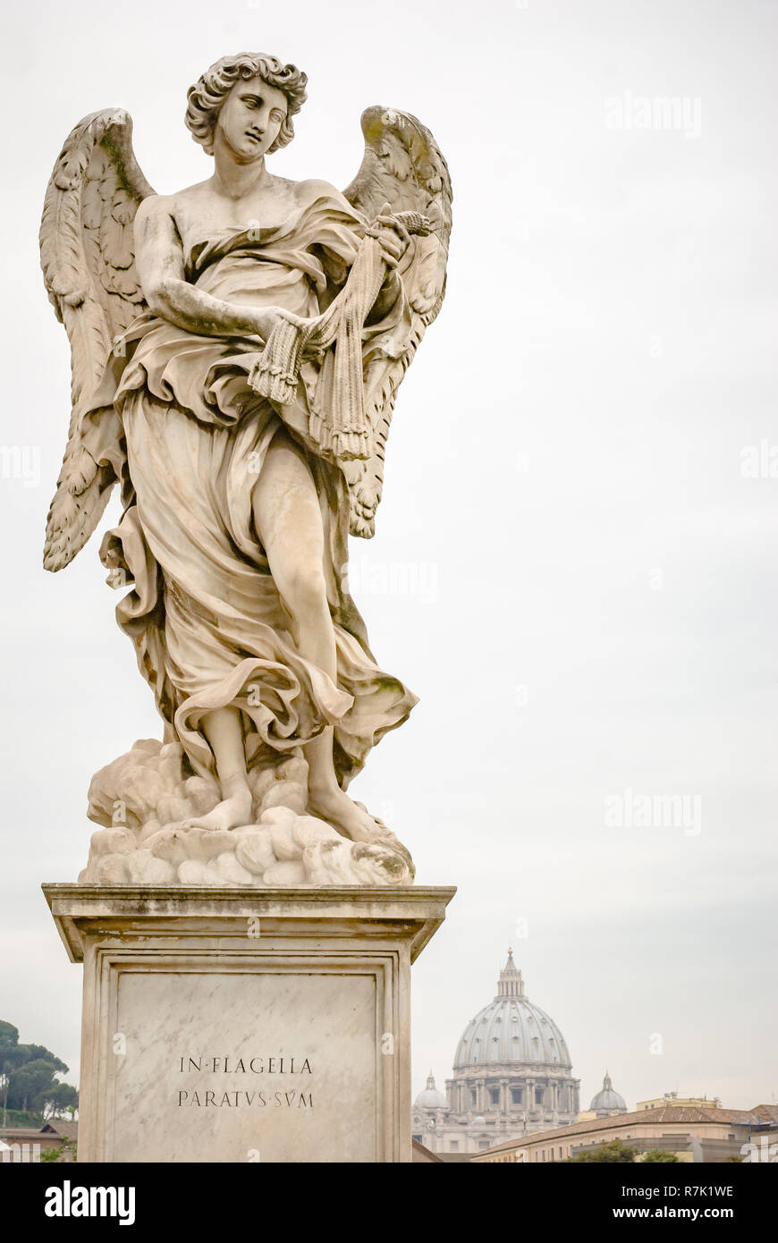 L'un des Anges du Bernin sur le Ponte Sant'Angelo à Rome, Italie, Banque D'Images