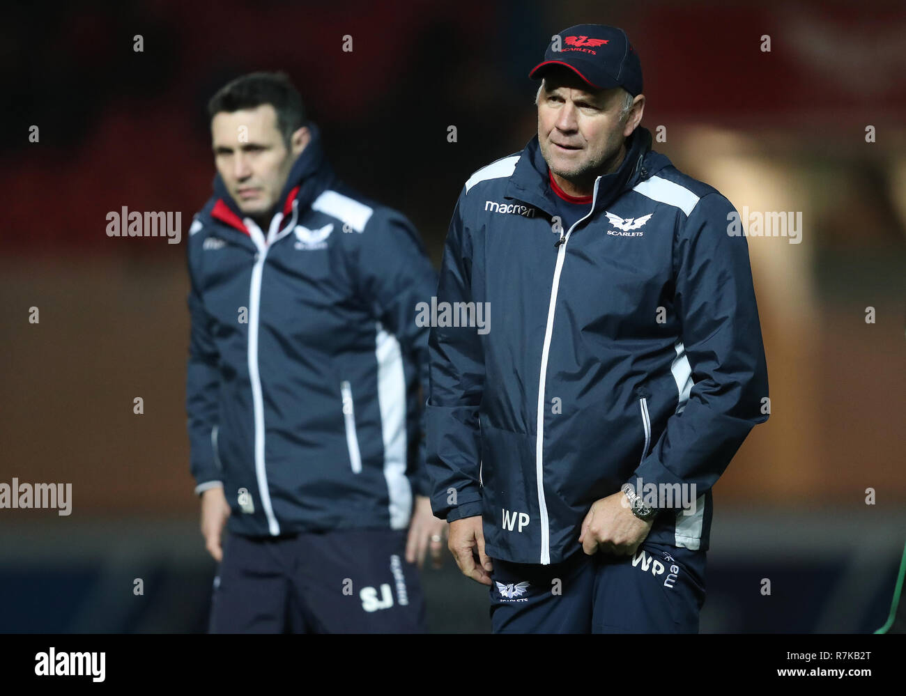 L'entraîneur-chef Wayne Scarlets Anda & Josipa et assistant Stephen Jones lors de la Coupe des Champions, Heineken extérieure quatre match au Parc y Scarlets de Llanelli. ASSOCIATION DE PRESSE Photo. Photo date : vendredi 7 décembre 2018. Voir histoire RUGBYU PA Scarlets. Crédit photo doit se lire : David Davies/PA Wire. RESTRICTIONS : un usage éditorial uniquement. Pas d'utilisation commerciale. Banque D'Images