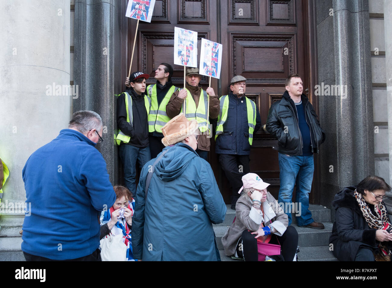 Brexit Pro rallye organisé par l'UKIP et Tommy Robinson pour protester contre la "trahison de Brexit' comme ils voient l'accord conclu entre le gouvernement conservateur et peut-être l'UE. Le centre de Londres, Royaume-Uni, le 9 décembre 2018. Crédit : Mike Abrahams/Alamy Live News Banque D'Images