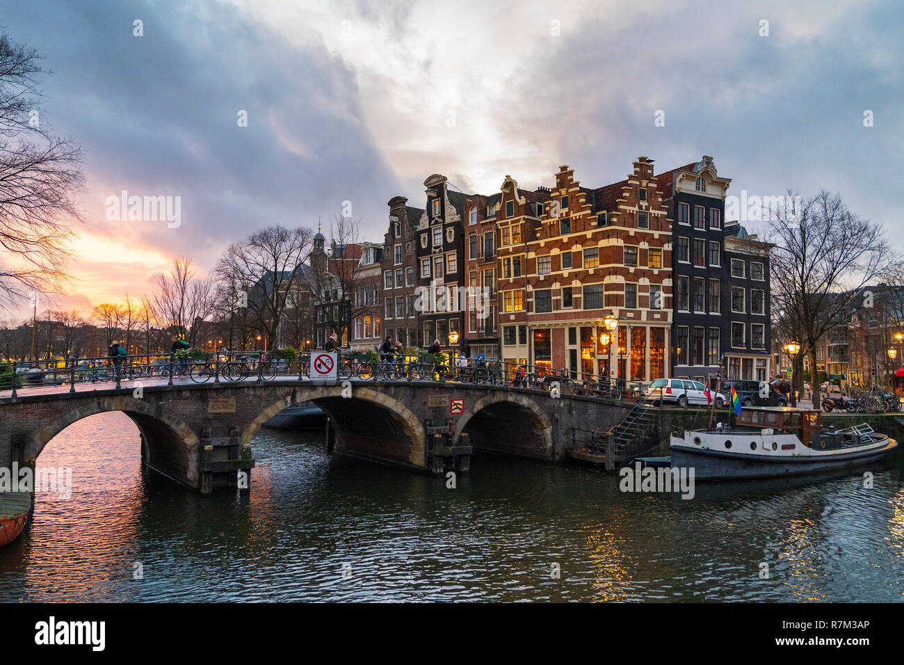 Compte tenu de soirée Brouwersgracht et canaux Prinsengracht à Amsterdam, Pays-Bas Banque D'Images