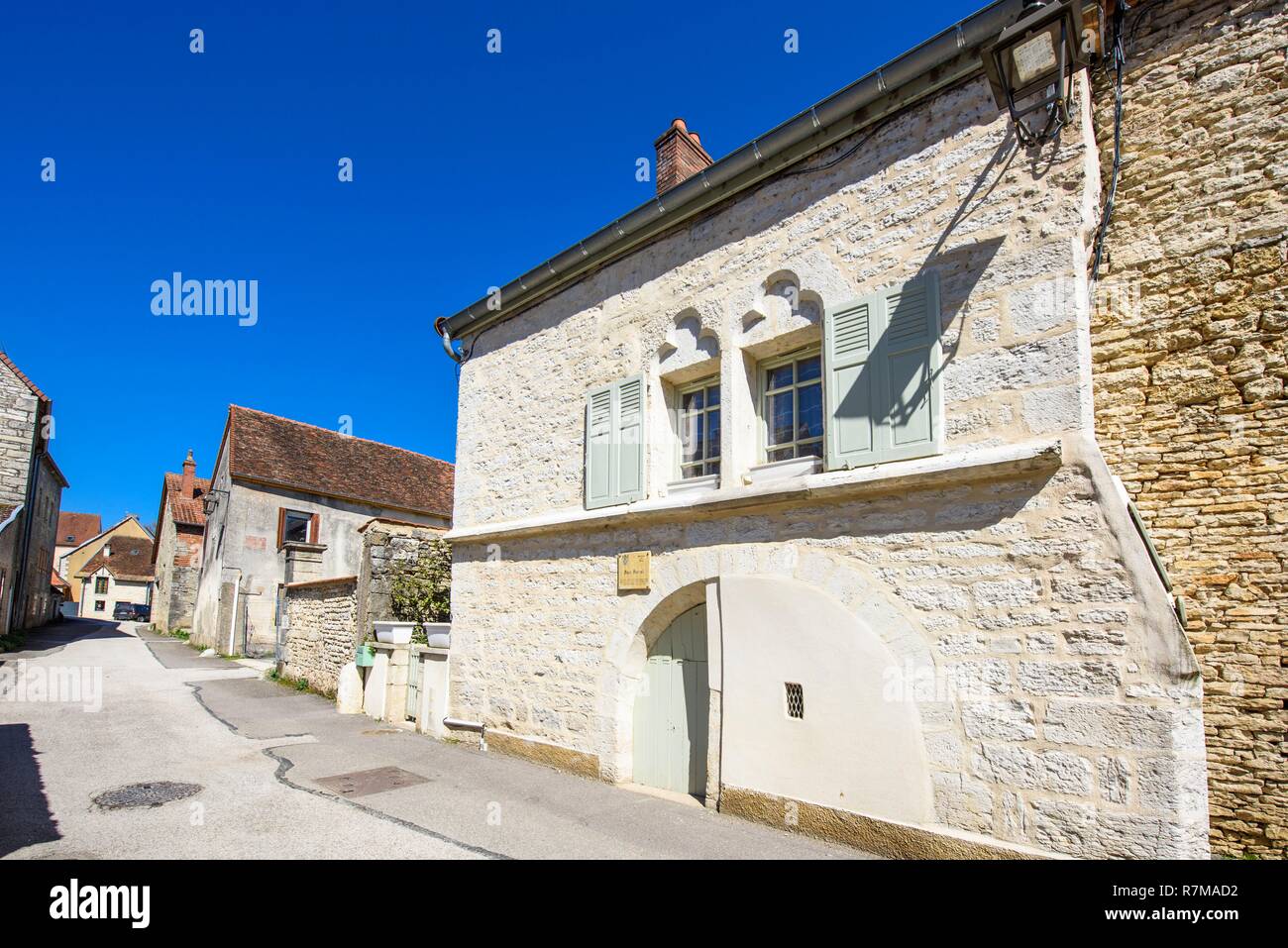 France, Côte-d'Or, Bèze, Dom Clement street, le four banal, le four à pain du  Moyen Age Photo Stock - Alamy