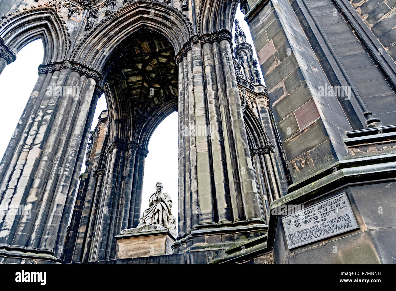 Edimbourg (Ecosse) : Walter Scott monument ; Denkmal von Sir Walter Scott an der Princes Street d'Édimbourg, eingeweiht 1846 Banque D'Images