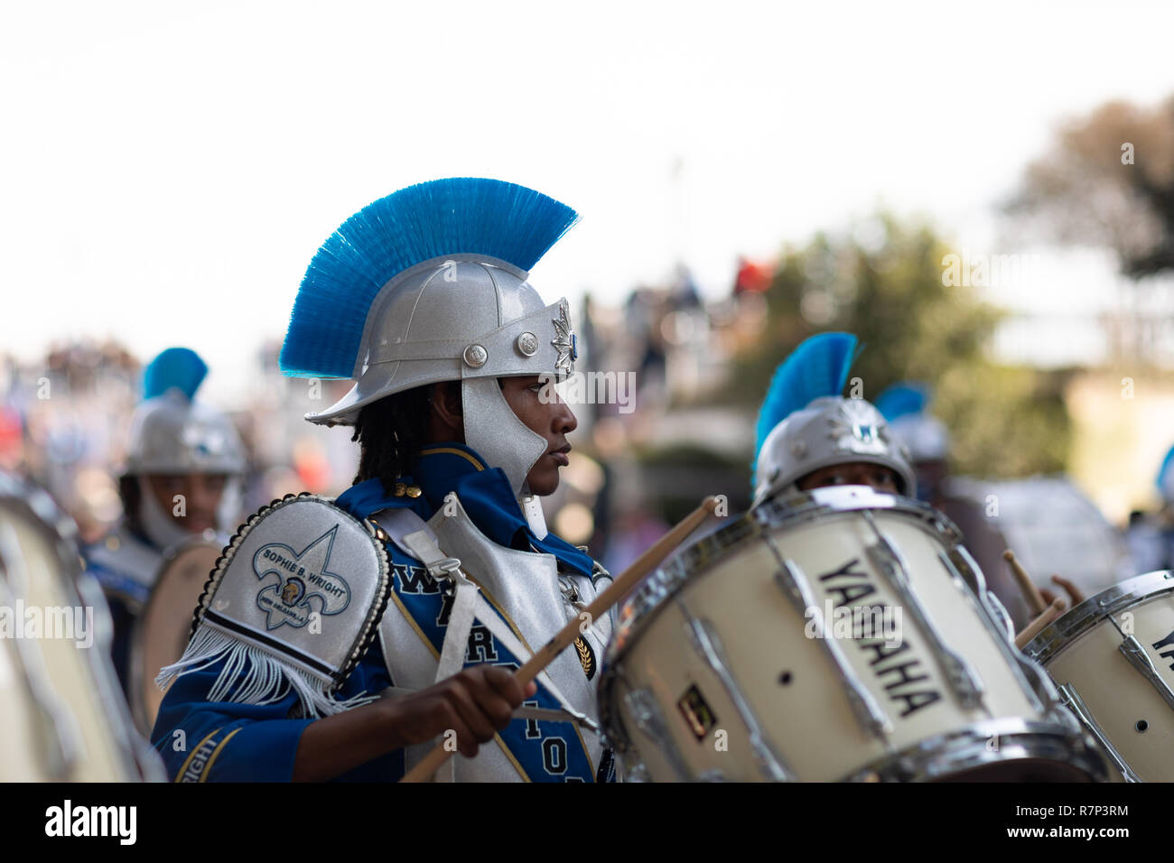 La Nouvelle Orléans, Louisiane, USA - 24 novembre 2018 : le Bayou Classic Parade, membres du S.B. Wright Charter School marching band à la parade Banque D'Images