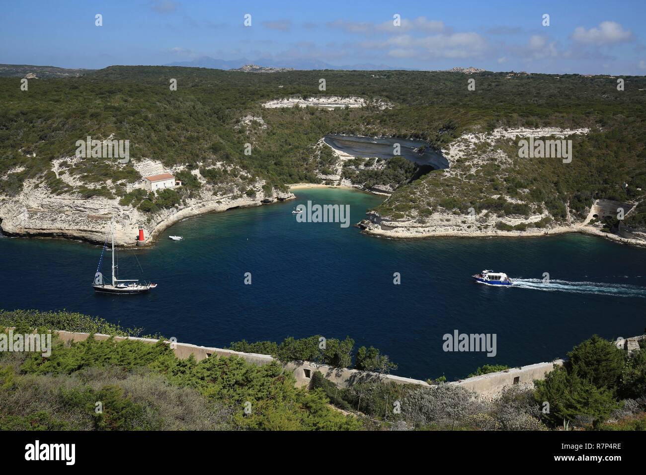 France, Corse du Sud, Bonifacio, les bateaux qui sortent en mer du port de Bonifacio Banque D'Images
