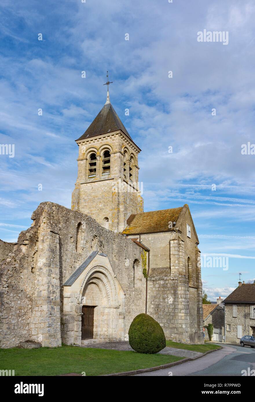 France, Yvelines, Montchauvet, village préféré des Français, l'église de Sainte Marie Madeleine Banque D'Images