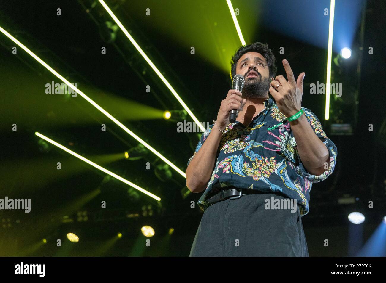 Inglewood, Californie, USA. 9Th Mar, 2018. SAMEER GADHIA de jeunes le géant au cours de l'Absolut KROQ Acoustic presque Concert de Noël à l'instance à Inglewood, Californie Crédit : Daniel DeSlover/ZUMA/Alamy Fil Live News Banque D'Images