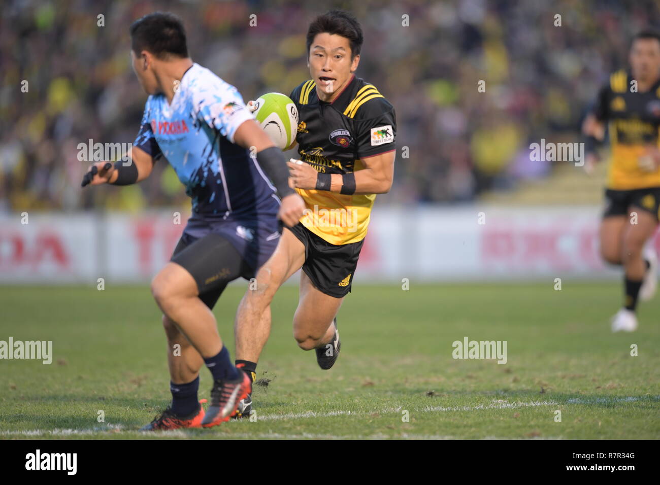 Takaaki Nakazuru de Sungoliath au cours de la 56e championnat de football et rugby Japon Japon Rugby Top League 2018-2019 demi-finale entre Suntory Sungoliath et Yamaha Jubilo au Prince Chichibu Memorial Stadium à Tokyo, Japon, le 8 décembre 2018. Credit : EXTRÊME-ORIENT PRESSE/AFLO/Alamy Live News Banque D'Images
