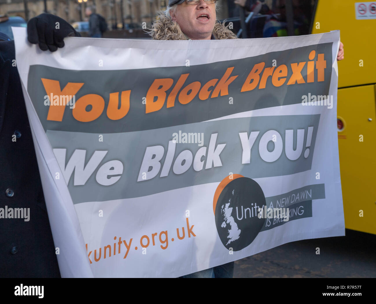 Londres, Royaume-Uni. 11 décembre 2018 Brexit drame élevé à Westminster Brexit partisans contre manifestation devant le palais de Westminster Ian Davidson Crédit/Alamy Live News Banque D'Images