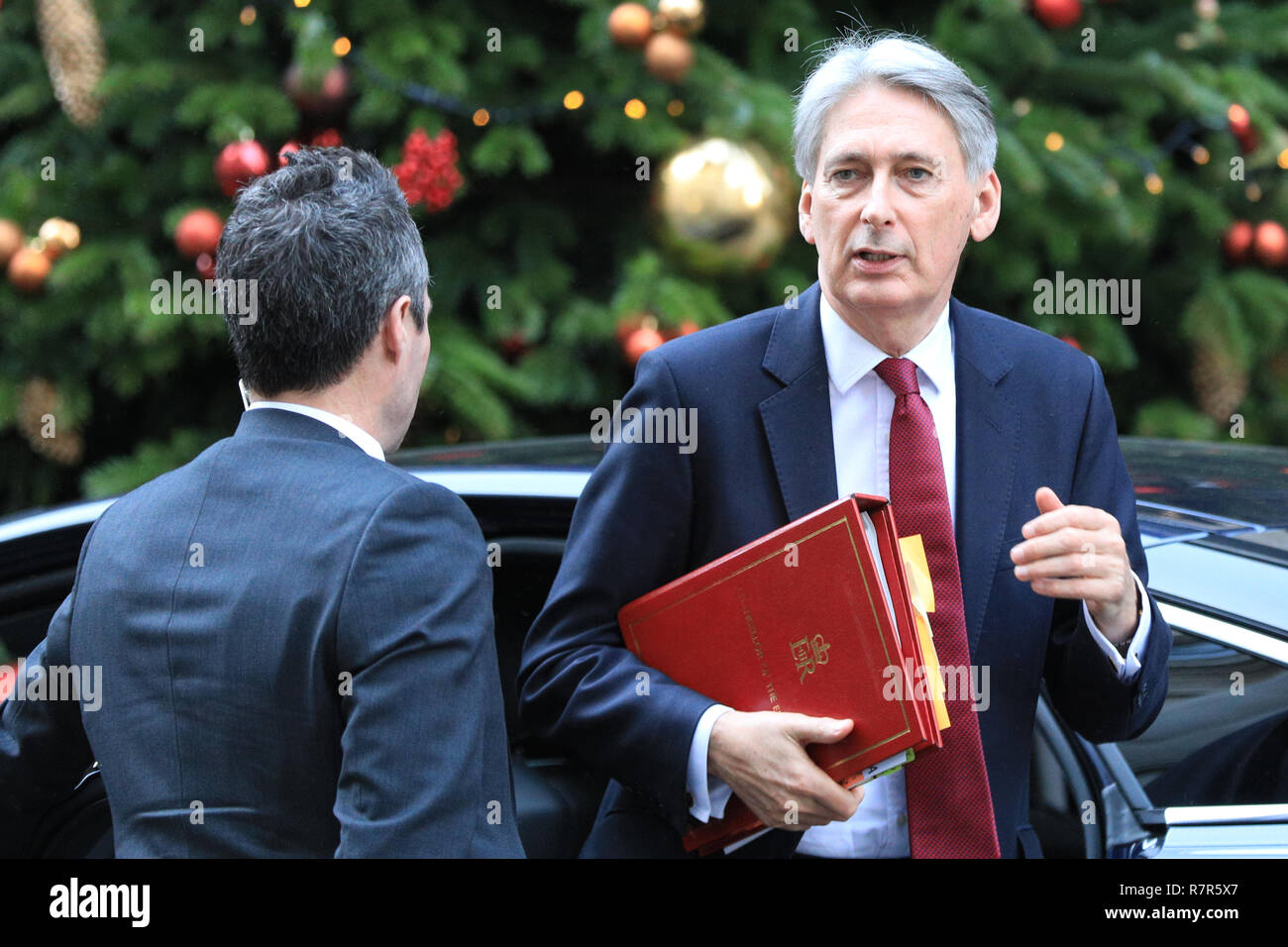 Le Chancelier Philip Hammond Livre Banque De Photographies Et D images Le Chancelier Philip Hammond Livre Banque De Photographies Et D images