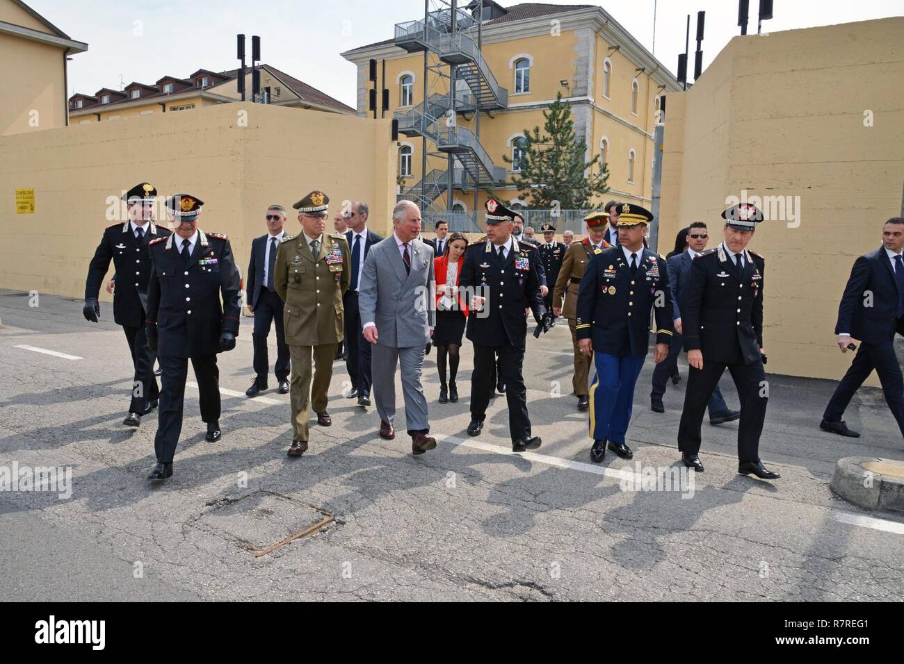 Son Altesse Royale, le Prince Charles, prince de Galles, pendant une visite au Centre d'excellence pour les unités de police de stabilité (COESPU) Vicenza, Italie, le 1 avril 2017. Banque D'Images