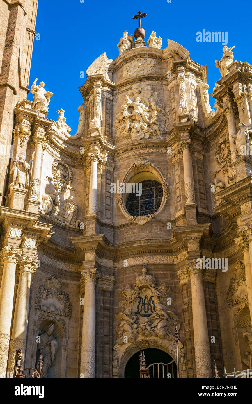 La porte de fer. Santa Maria de la cathédrale de Valence . Valence. Communauté de Valence. L'Espagne. Banque D'Images