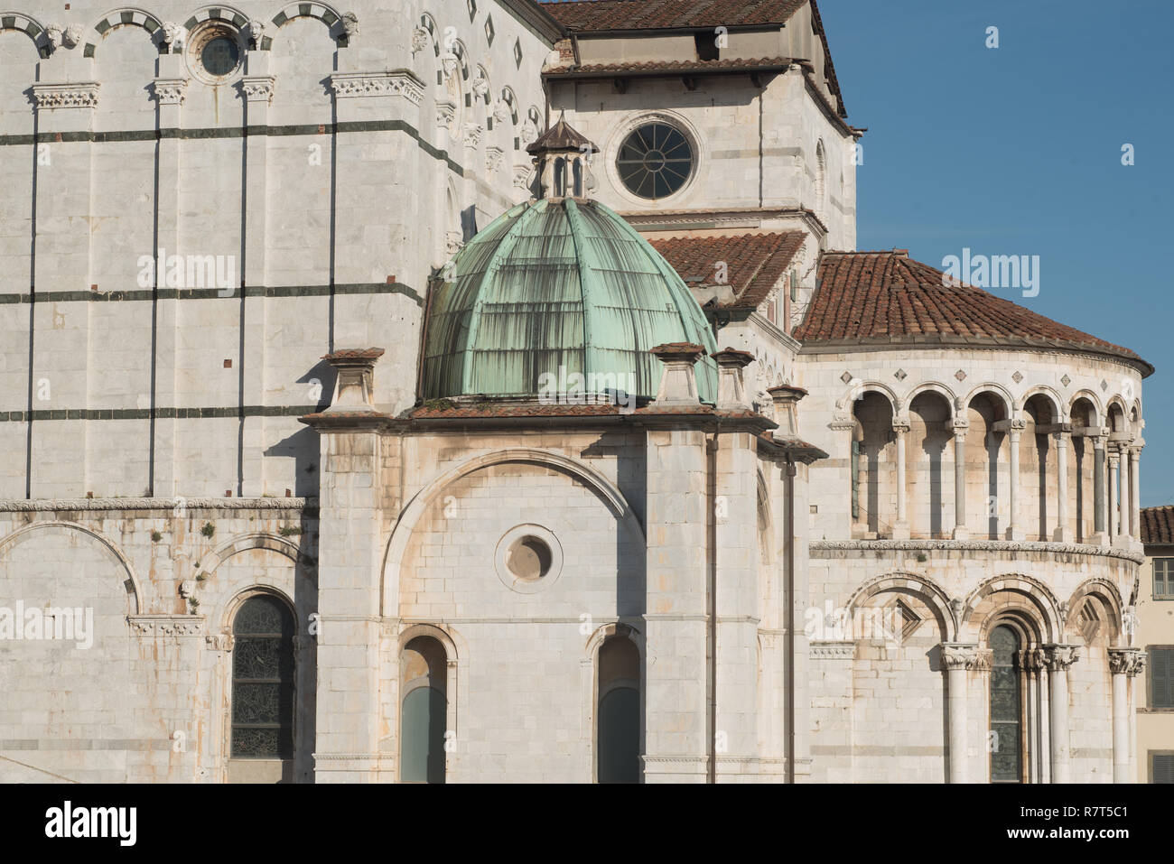 Lucca. La Cathédrale de Saint Martino clocher de murs de ville Banque D'Images