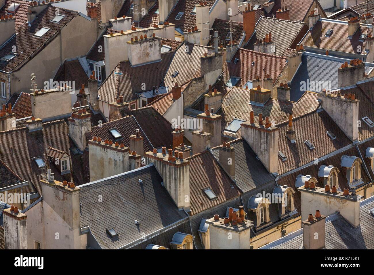 France, Côte d'Or, paysage culturel de climats de Bourgogne classé au Patrimoine Mondial par l'UNESCO, Dijon, les toits vu de la Tour Philippe le Bon Banque D'Images
