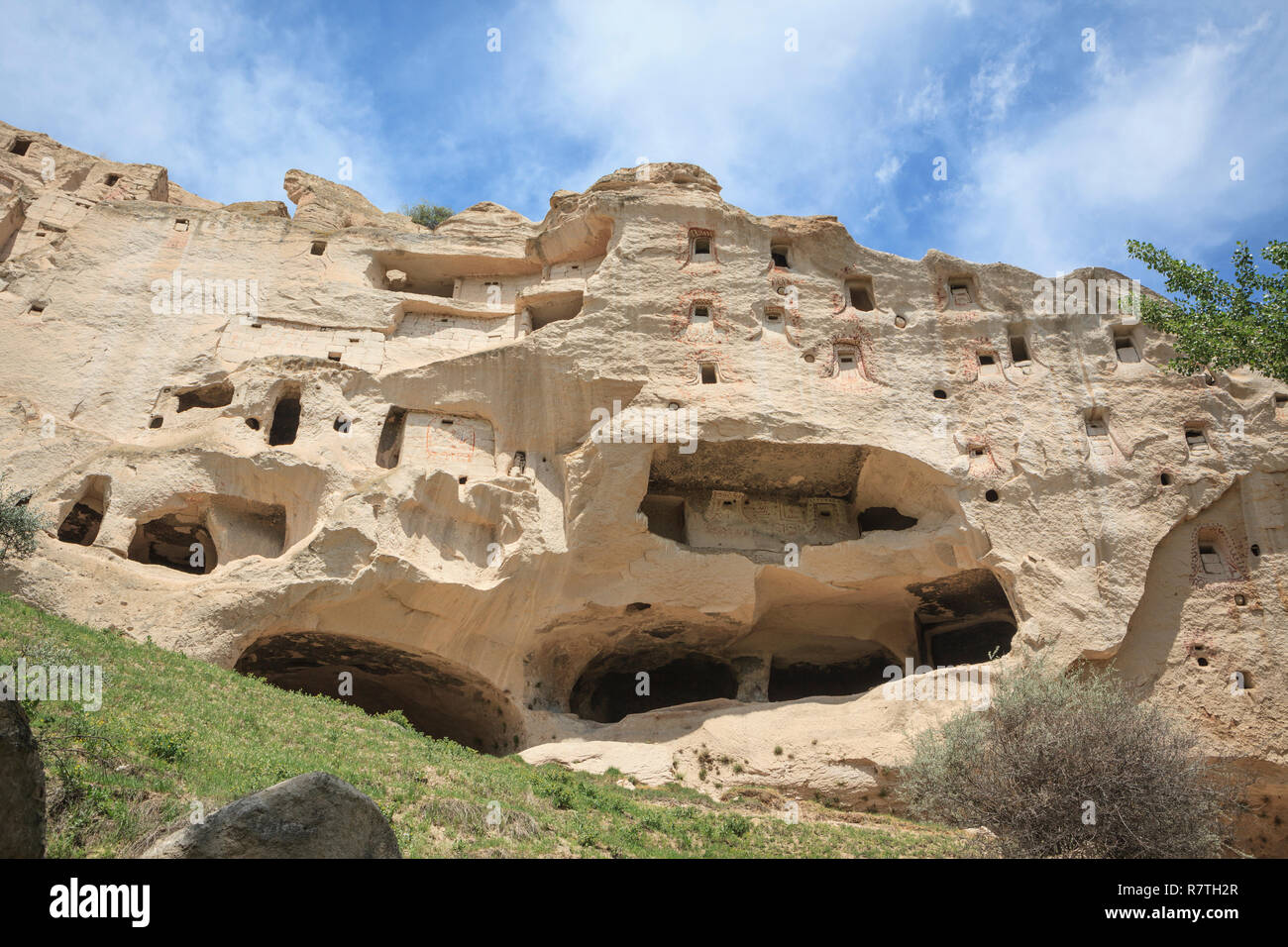 Des habitations troglodytiques dans la vallée de Cat en Cappadoce, région de l'Anatolie, la Turquie. La vallée de Cat est l'un des moins connu, vallées de la Cappadoce. Banque D'Images