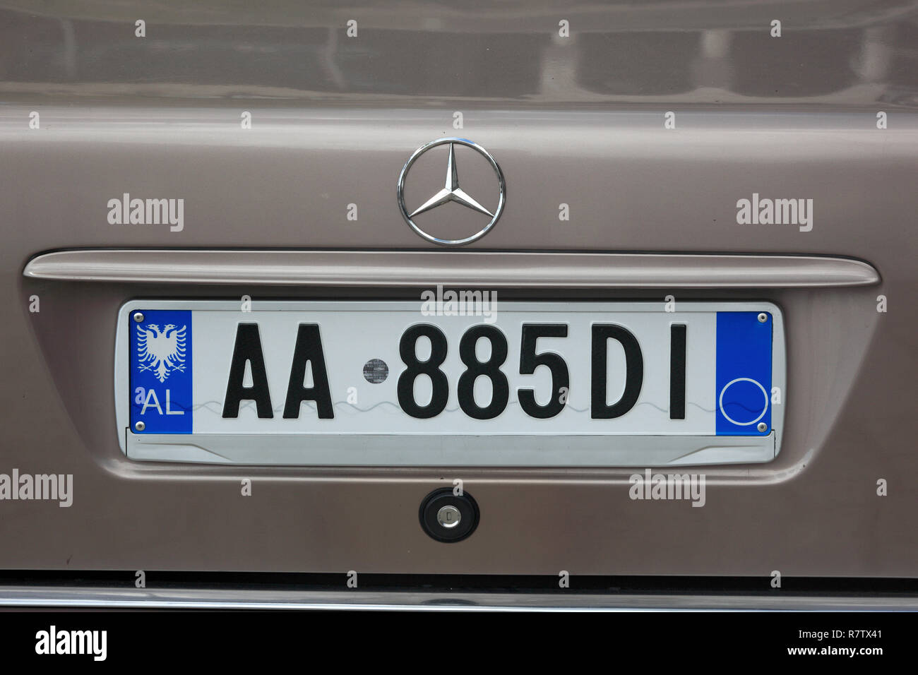 La plaque d'immatriculation albanaise Banque D'Images