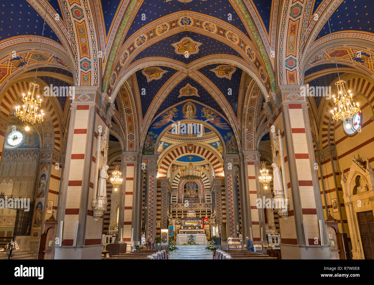 Intérieur de la Basilique de Santa Margherita, à Cortona, Toscane, Italie Banque D'Images