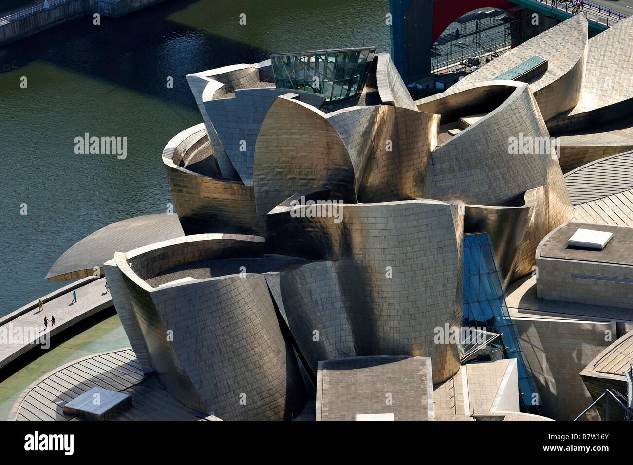 Espagne, Pays Basque, Province de Biscaye, Bilbao, le musée Guggenheim conçu par Frank Gehry Banque D'Images