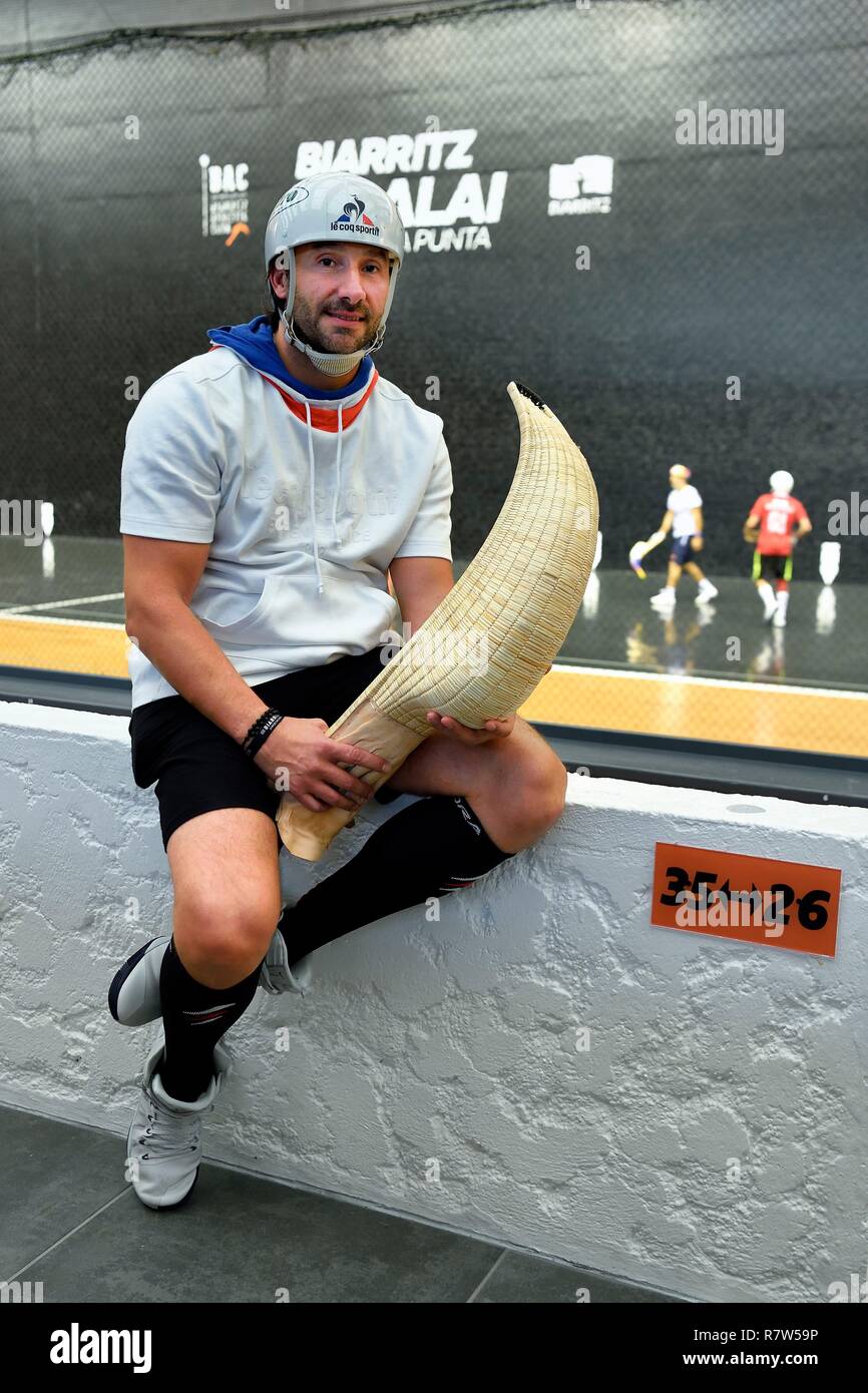France, Pyrénées Atlantiques, Pays Basque, Biarritz, Jai Alai Parc des Sports d'Aguilera, le joueur de pelote basque professionnelle spécialisée dans la cesta punta et plusieurs fois champion du monde, Eric Irastorza Banque D'Images