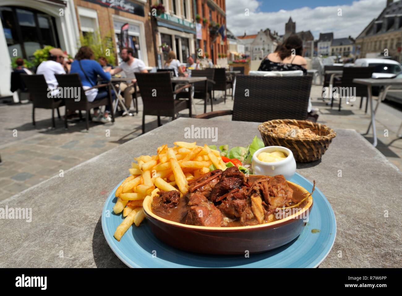 France, Nord, Cassel, 2018, village préféré français Grand Place, le Beef Carbonade Flamande repas régional Banque D'Images