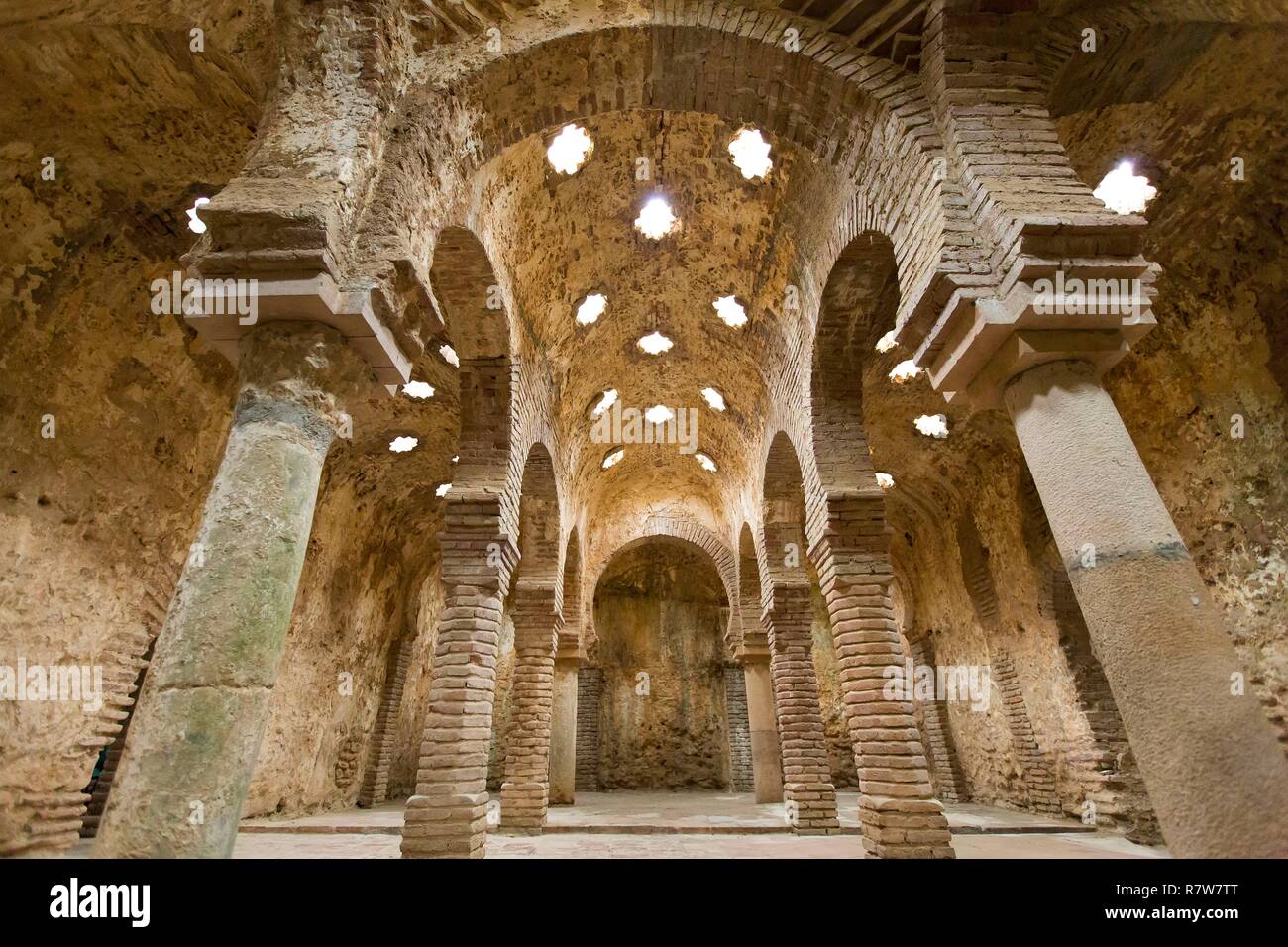 Espagne, Andalousie, province de Malaga, Ronda, la route des villages blancs (Ruta de los Pueblos Blancos), 13e siècle, les bains arabes dans l'ancien quartier juif Banque D'Images