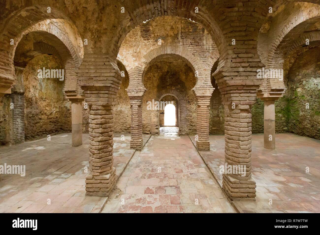 Espagne, Andalousie, province de Malaga, Ronda, la route des villages blancs (Ruta de los Pueblos Blancos), 13e siècle, les bains arabes dans l'ancien quartier juif Banque D'Images