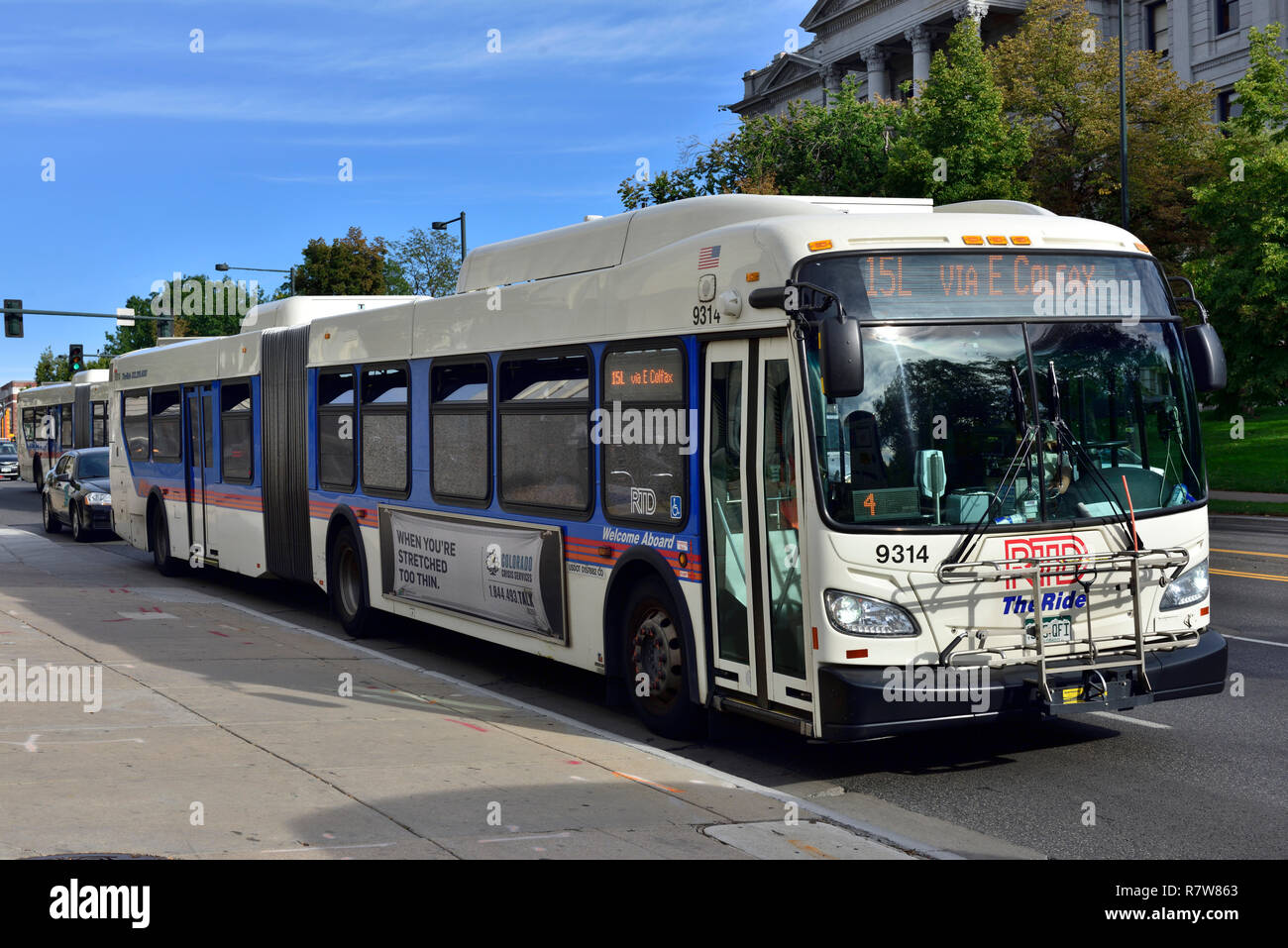 Transports publics Bus articulé, bendy bus, à Denver, Colorado, avec porte-vélo à l'avant Banque D'Images