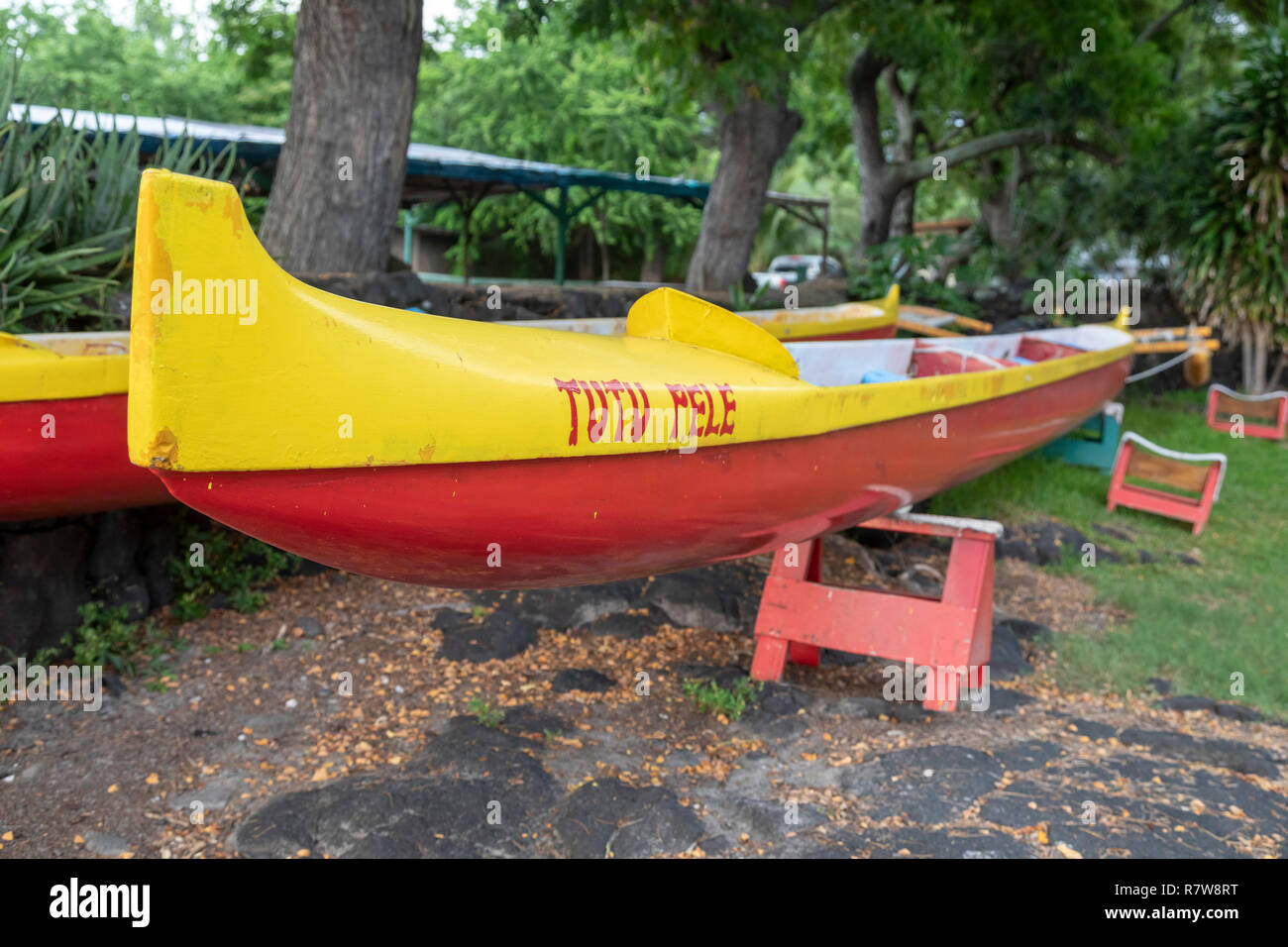 Honaunau, New York - Ocean canots appartenant à des membres de l'Keoua Honaunau Canoe Club sur Hawaii's Big Island. Banque D'Images